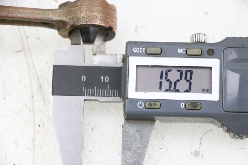 photo de WAŁ KORBOWY PEUGEOT KISBEE 2T 50 (2010 - 2017) - Szczegół części