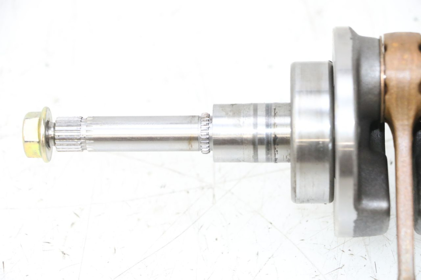 photo de WAŁ KORBOWY PEUGEOT KISBEE 2T 50 (2010 - 2017) - Punkty mocowania