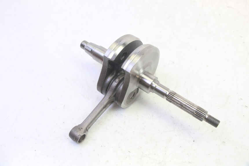 photo de WAŁ KORBOWY PIAGGIO MP3 RL 250 (2006 - 2010) - Inny kąt widzenia