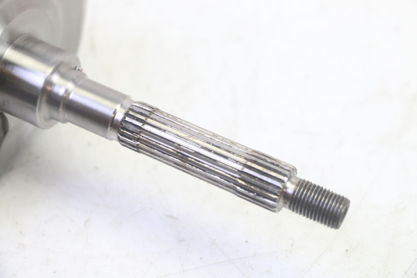 photo de WAŁ KORBOWY PIAGGIO MP3 RL 250 (2006 - 2010) - Zbliżenie techniczne