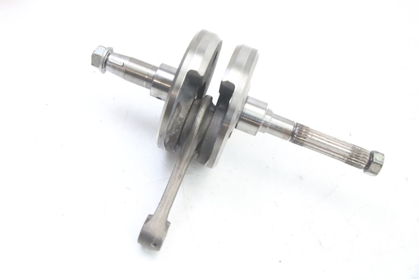 photo de WAŁ KORBOWY PIAGGIO X8 125 (2004 - 2007) - Inny kąt widzenia