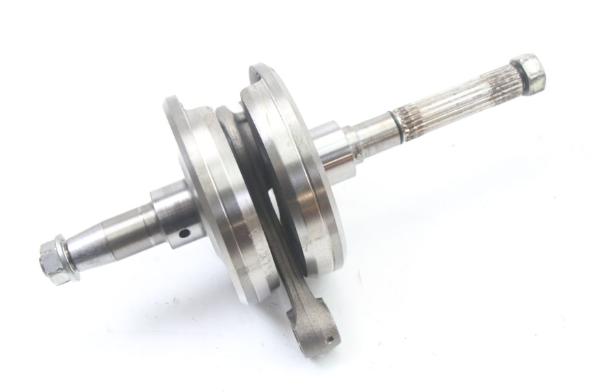 photo de WAŁ KORBOWY PIAGGIO X8 125 (2004 - 2007) - Punkty mocowania