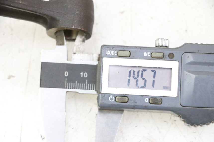 photo de WAŁ KORBOWY PEUGEOT SATELIS 125 (2006 - 2009) - Szczegół części