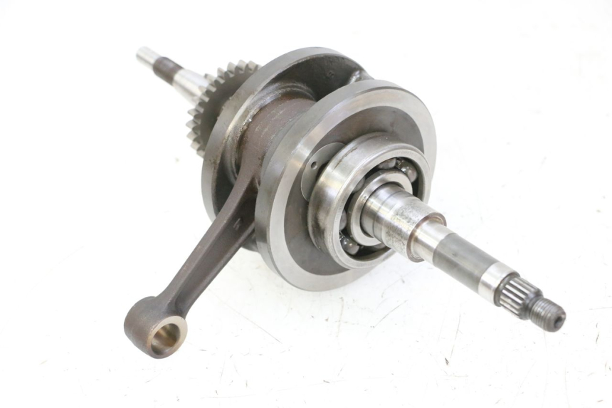 photo de WAŁ KORBOWY PEUGEOT SATELIS 125 (2006 - 2009) - Punkty mocowania