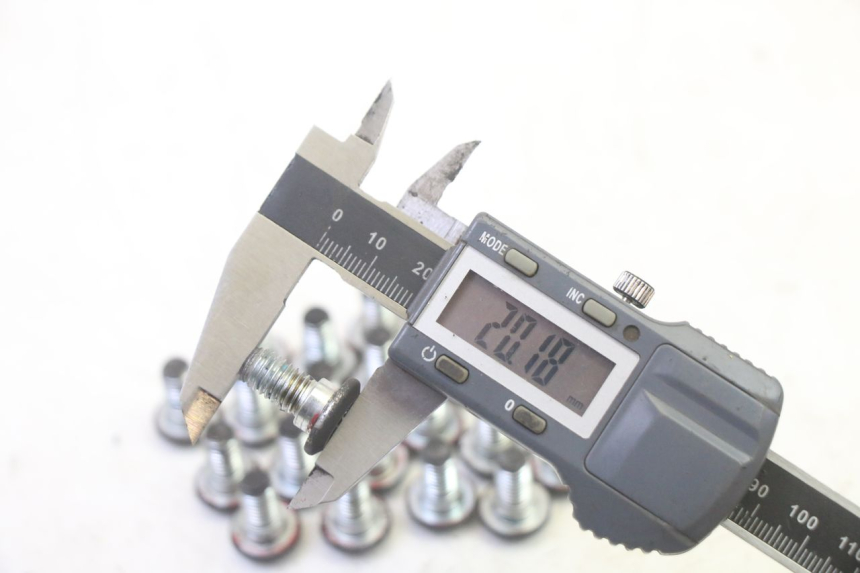 photo de ŚRUBA TARCZY HAMULCOWEJ QUADRO 4 4D 350 (2015 - 2018) - Inny kąt widzenia