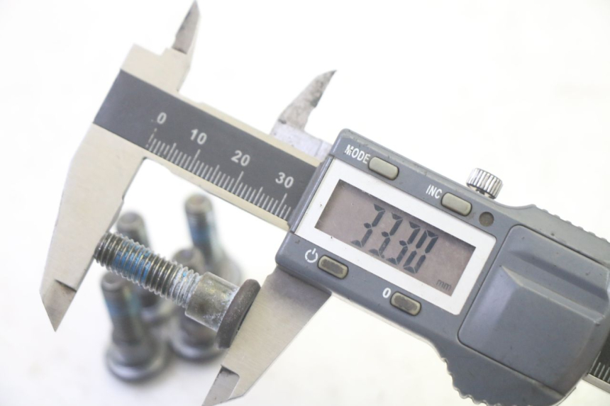 photo de ŚRUBA TARCZY HAMULCOWEJ ADIVA AD3 300 (2014 - 2020) - Inny kąt widzenia