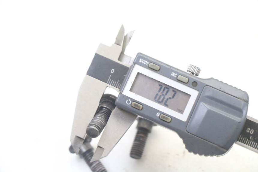 photo de ŚRUBA TARCZY HAMULCOWEJ KYMCO AGILITY 4T 50 (2018 - 2022) - Zbliżenie techniczne