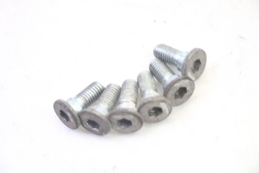 photo de ŚRUBA TARCZY HAMULCOWEJ HYOSUNG GV AQUILA 125 (2000 - 2009) - Szczegół części