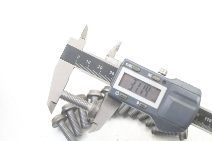 photo de ŚRUBA TARCZY HAMULCOWEJ BMW S RR ABS S1000RR 1000 (2015 - 2018) - Zoom stanu zużycia