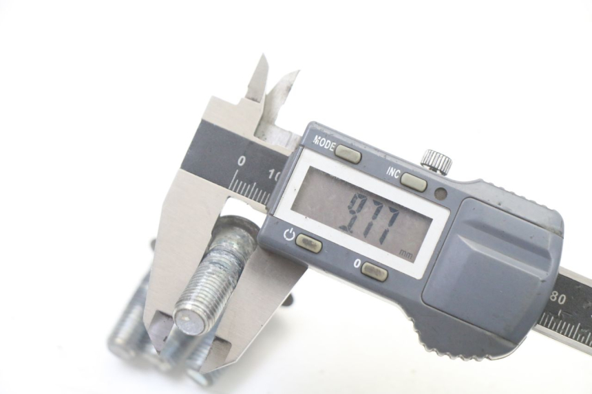 photo de ŚRUBA TARCZY HAMULCOWEJ MBK BOOSTER SPIRIT NAKED 50 (2004 - 2017) - Zbliżenie techniczne