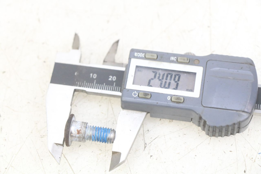 photo de ŚRUBA TARCZY HAMULCOWEJ SUZUKI BURGMAN 650 (2002 - 2004) - Zoom stanu zużycia