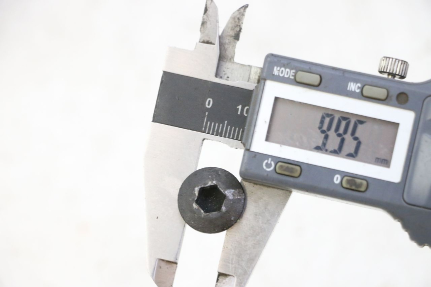 photo de ŚRUBA TARCZY HAMULCOWEJ SUZUKI BURGMAN 125 (2007 - 2014) - Szczegół części