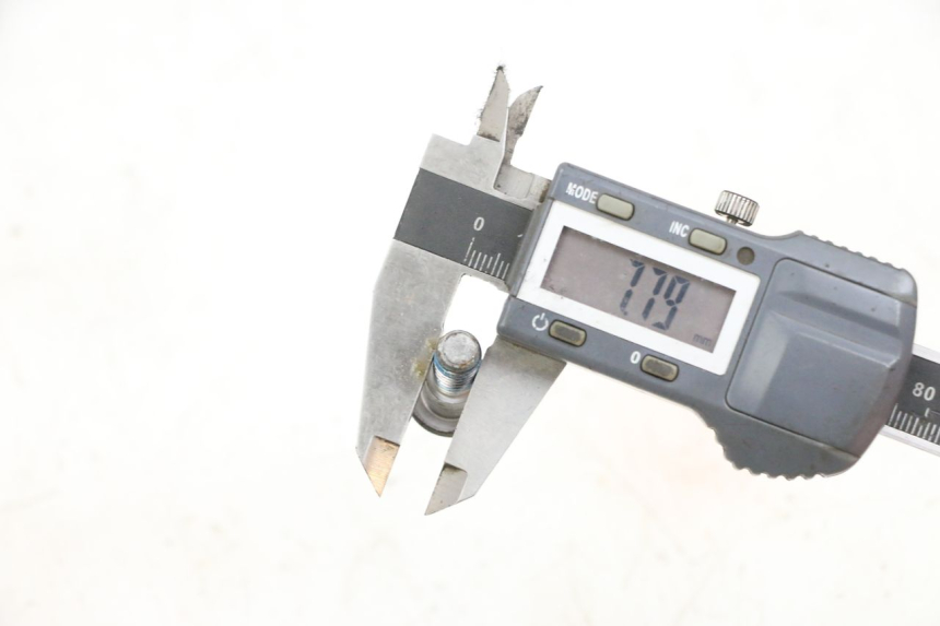 photo de ŚRUBA TARCZY HAMULCOWEJ SUZUKI BURGMAN 650 (2013 - 2020) - Zoom stanu zużycia