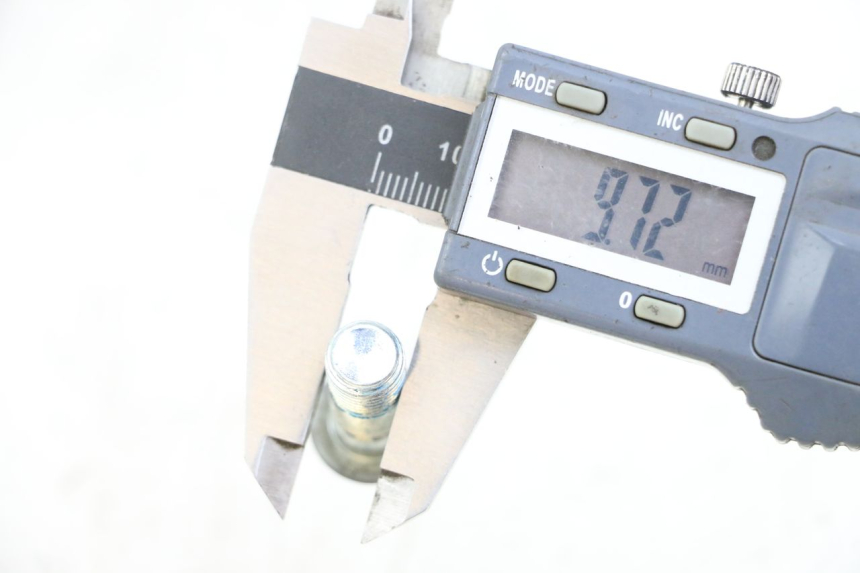 photo de ŚRUBA TARCZY HAMULCOWEJ YAMAHA BW'S 50 (2004 - 2017) - Zoom stanu zużycia