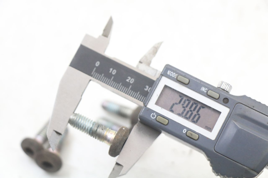 photo de ŚRUBA TARCZY HAMULCOWEJ YAMAHA BW'S BWS 125 (2010 - 2013) - Inny kąt widzenia