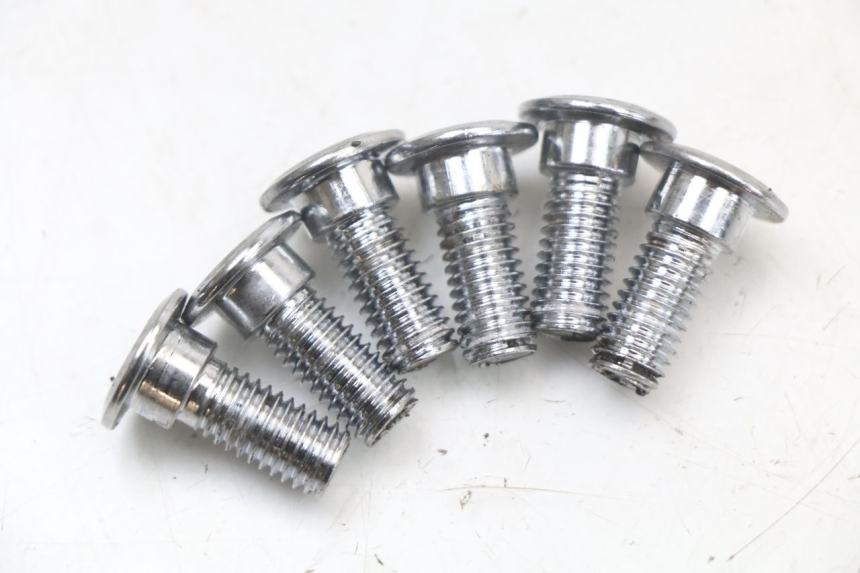 photo de ŚRUBA TARCZY HAMULCOWEJ ARCHIVE CAFE RACER 4T 50 (2019 - 2024) - Zoom stanu zużycia