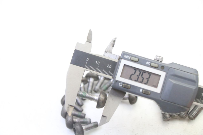 photo de ŚRUBA TARCZY HAMULCOWEJ HONDA CBR RR FIREBLADE 900 (1992 - 1994) - Szczegół części