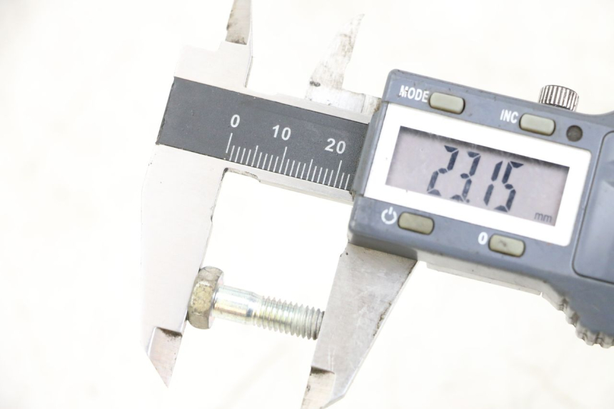 photo de ŚRUBA TARCZY HAMULCOWEJ HONDA CRF R 250 (2020 - 2021) - Inny kąt widzenia