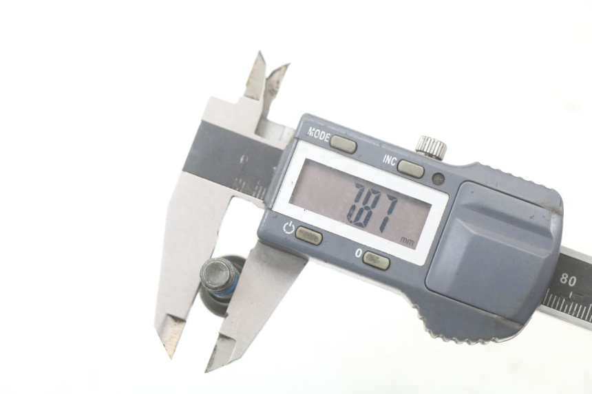 photo de ŚRUBA TARCZY HAMULCOWEJ KYMCO DINK STREET ABS 125 (2011 - 2018) - Zbliżenie techniczne