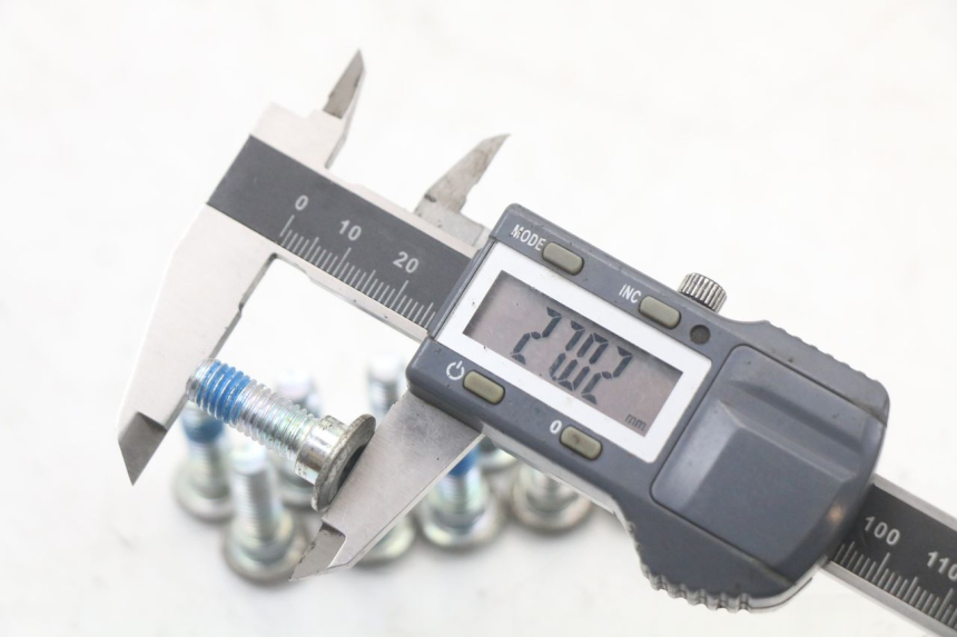 photo de ŚRUBA TARCZY HAMULCOWEJ EBROH BRAVO GLE 1 (2020 - 2024) - Inny kąt widzenia