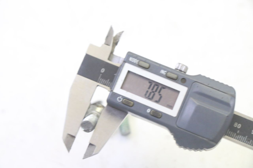 photo de ŚRUBA TARCZY HAMULCOWEJ PEUGEOT ELYSTAR 50 (2002 - 2014) - Zbliżenie techniczne