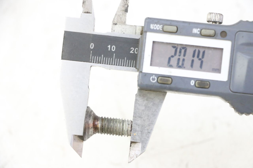 photo de ŚRUBA TARCZY HAMULCOWEJ PEUGEOT ELYSTAR 50 (2002 - 2014) - Zoom stanu zużycia