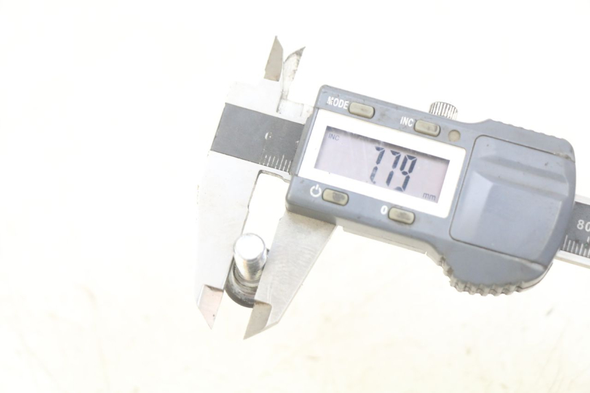 photo de ŚRUBA TARCZY HAMULCOWEJ HONDA FES PANTHEON 125 (2003 - 2007) - Zoom stanu zużycia