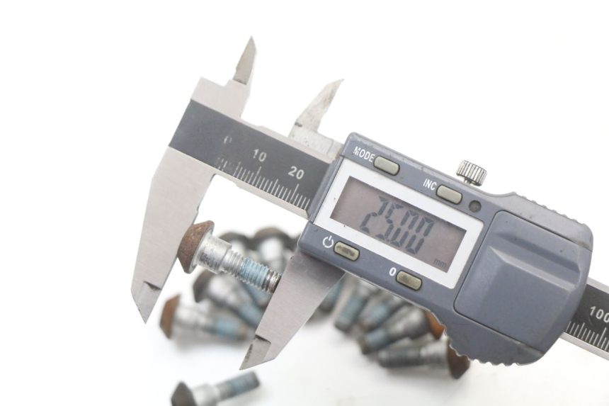 photo de ŚRUBA TARCZY HAMULCOWEJ YAMAHA FJR ABS 1300 (2006 - 2012) - Inny kąt widzenia