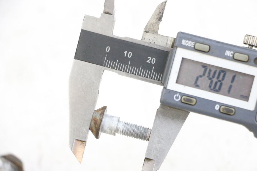 photo de ŚRUBA TARCZY HAMULCOWEJ YAMAHA FJR ABS 1300 (2006 - 2012) - Zoom stanu zużycia