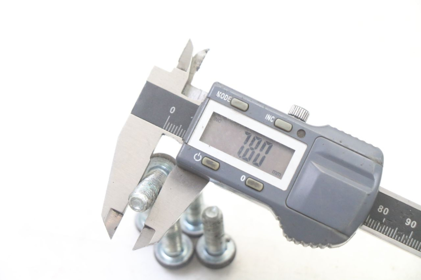 photo de ŚRUBA TARCZY HAMULCOWEJ MBK FLAME X 125 (2007 - 2016) - Zbliżenie techniczne