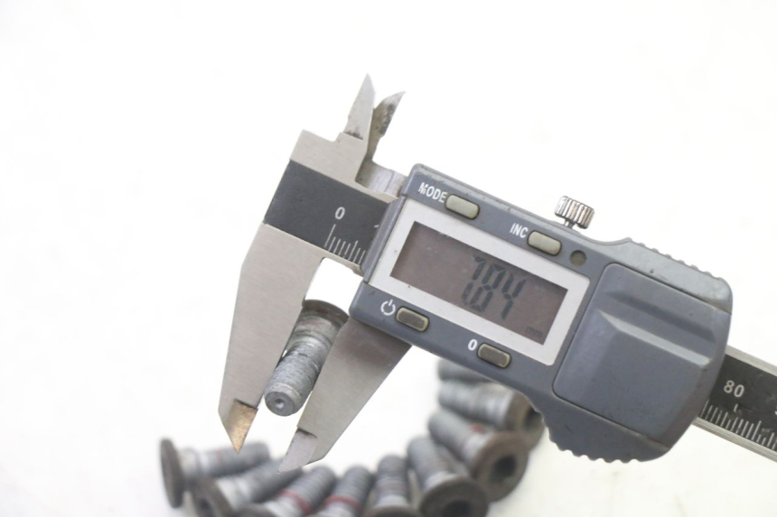 photo de ŚRUBA TARCZY HAMULCOWEJ BMW G310 R 310 (2016 - 2020) - Inny kąt widzenia