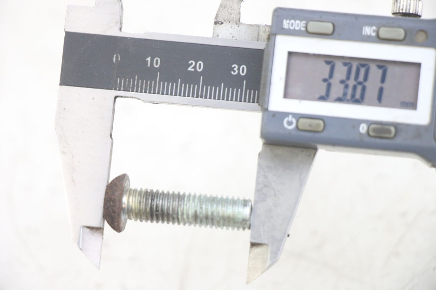 photo de ŚRUBA TARCZY HAMULCOWEJ PEUGEOT GEOPOLIS RS 125 (2007 - 2009) - Zoom stanu zużycia