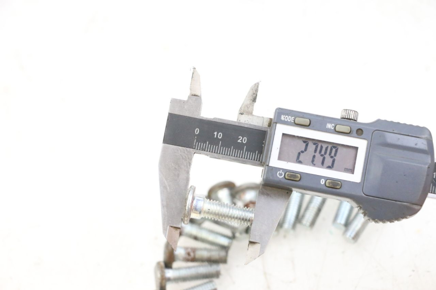 photo de ŚRUBA TARCZY HAMULCOWEJ JM MOTORS GTS 125 (2015 - 2019) - Zoom stanu zużycia