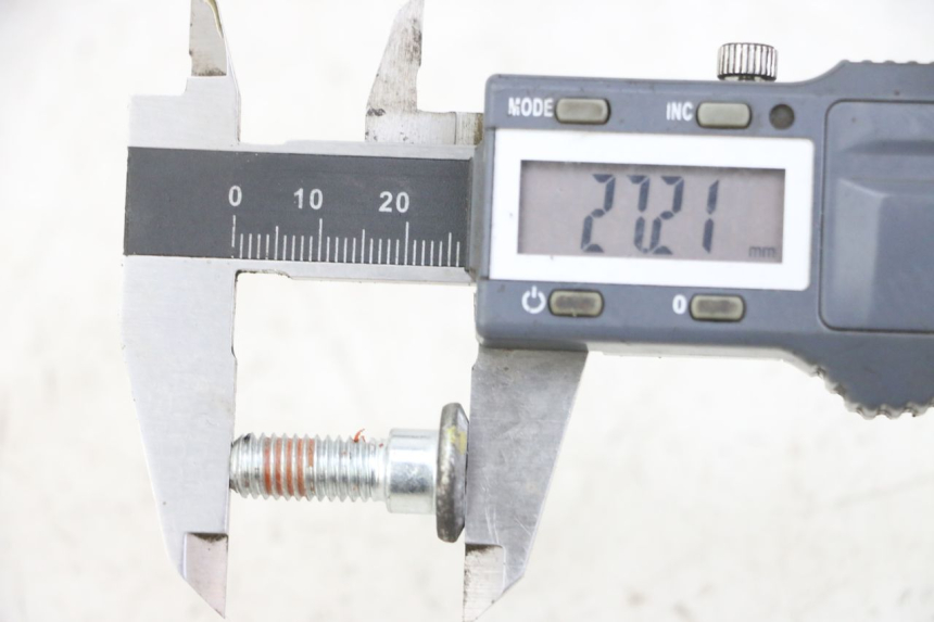 photo de ŚRUBA TARCZY HAMULCOWEJ HONDA FORZA 125 (2021 - 2025) - Zbliżenie techniczne