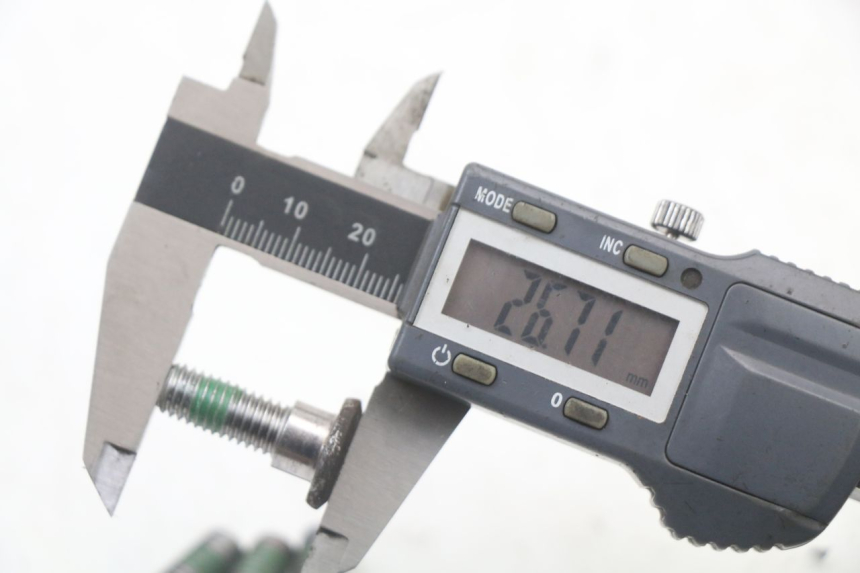 photo de ŚRUBA TARCZY HAMULCOWEJ HONDA NES AROBASE 125 (2000 - 2003) - Zoom stanu zużycia