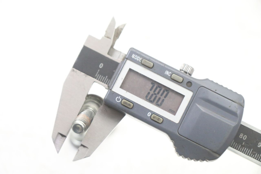 photo de ŚRUBA TARCZY HAMULCOWEJ HONDA PCX (JF57/JF64) 125 (2014 - 2018) - Zbliżenie techniczne