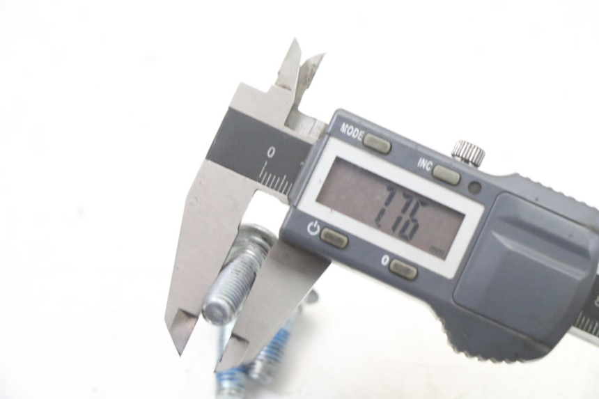 photo de ŚRUBA TARCZY HAMULCOWEJ JM MOTORS MIA 50 (2017 - 2020) - Zbliżenie techniczne