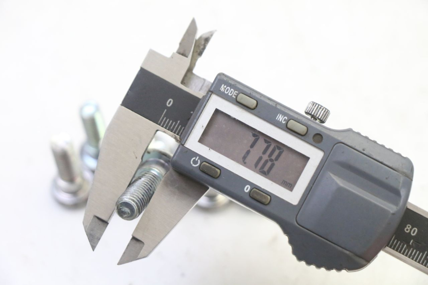 photo de ŚRUBA TARCZY HAMULCOWEJ KIDEN KD125-G 125 (2018 - 2022) - Inny kąt widzenia