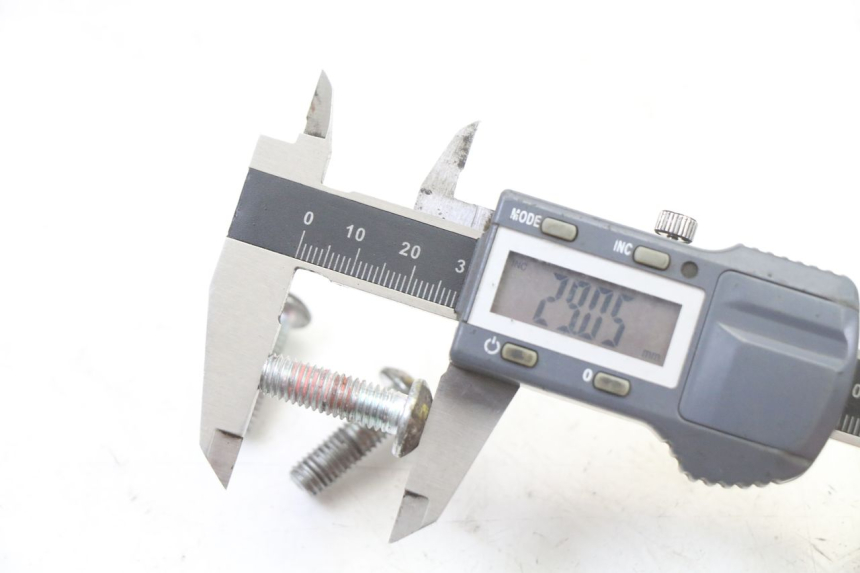 photo de ŚRUBA TARCZY HAMULCOWEJ PEUGEOT KISBEE 2T 50 (2018 - 2022) - Inny kąt widzenia