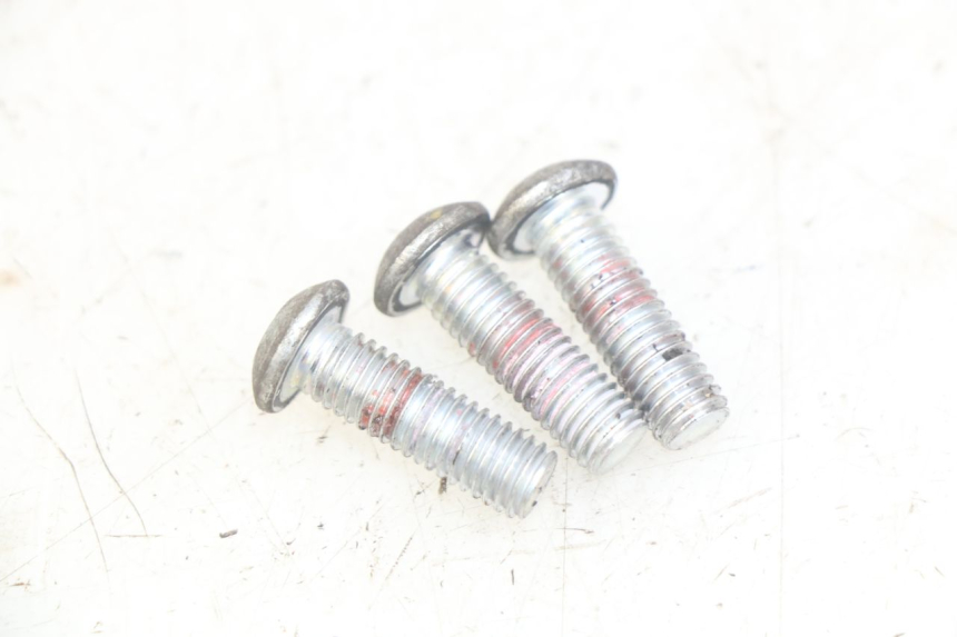 photo de ŚRUBA TARCZY HAMULCOWEJ PEUGEOT KISBEE 4T 50 (2018 - 2022) - Zbliżenie techniczne