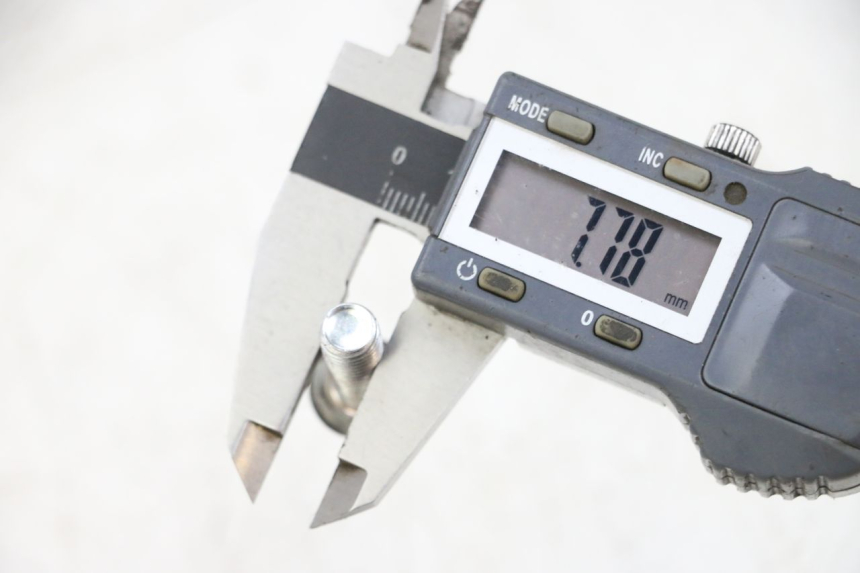 photo de ŚRUBA TARCZY HAMULCOWEJ PEUGEOT KISBEE 4T 50 (2010 - 2017) - Szczegół części