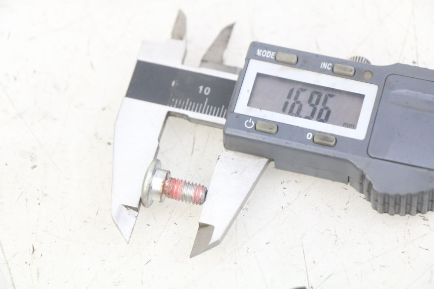 photo de ŚRUBA TARCZY HAMULCOWEJ KAWASAKI KX 85 (2001 - 2013) - Zoom stanu zużycia