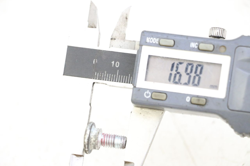 photo de ŚRUBA TARCZY HAMULCOWEJ KAWASAKI KX 85 (2014 - 2021) - Zoom stanu zużycia