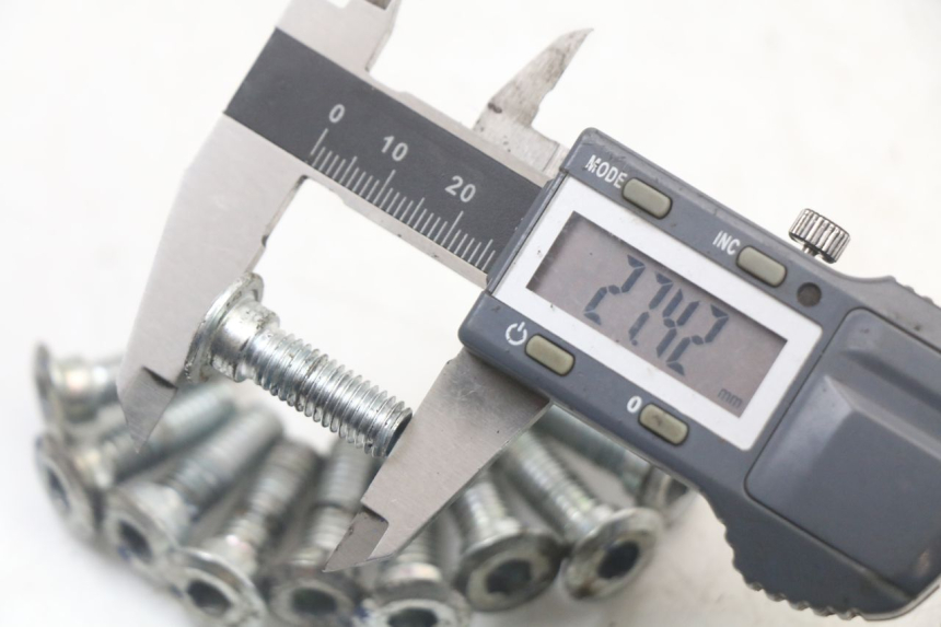 photo de ŚRUBA TARCZY HAMULCOWEJ MASAI SCRAMBLER SPORT 125 (2021 - 2025) - Zoom stanu zużycia