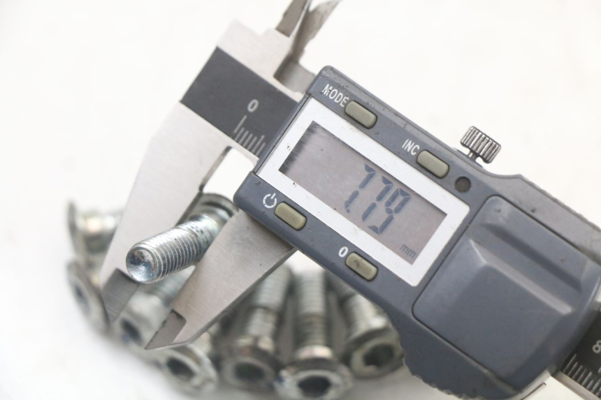 photo de ŚRUBA TARCZY HAMULCOWEJ MASAI SCRAMBLER SPORT 125 (2021 - 2025) - Inny kąt widzenia