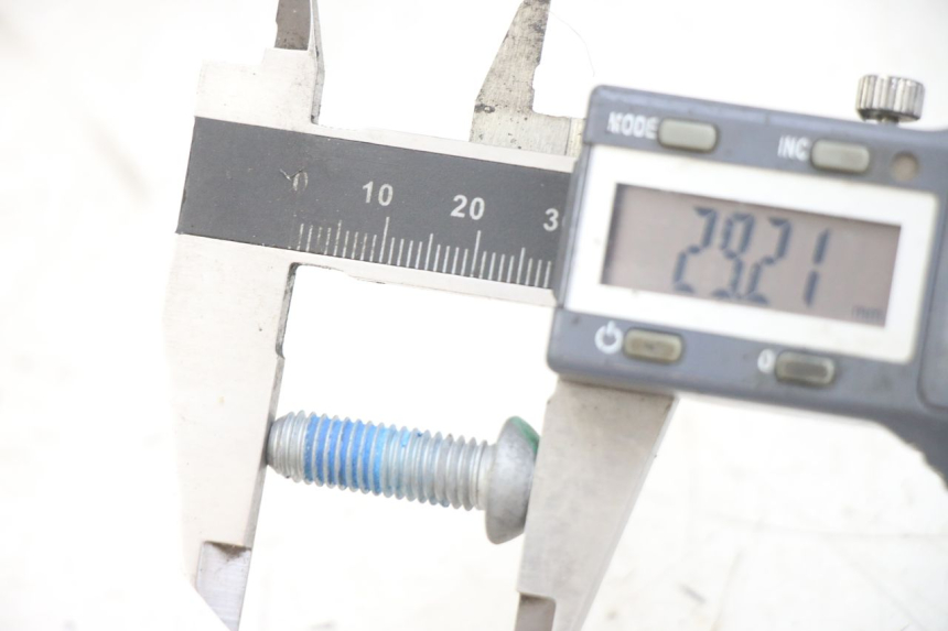 photo de ŚRUBA TARCZY HAMULCOWEJ PIAGGIO MEDLEY 125 (2016 - 2023) - Inny kąt widzenia