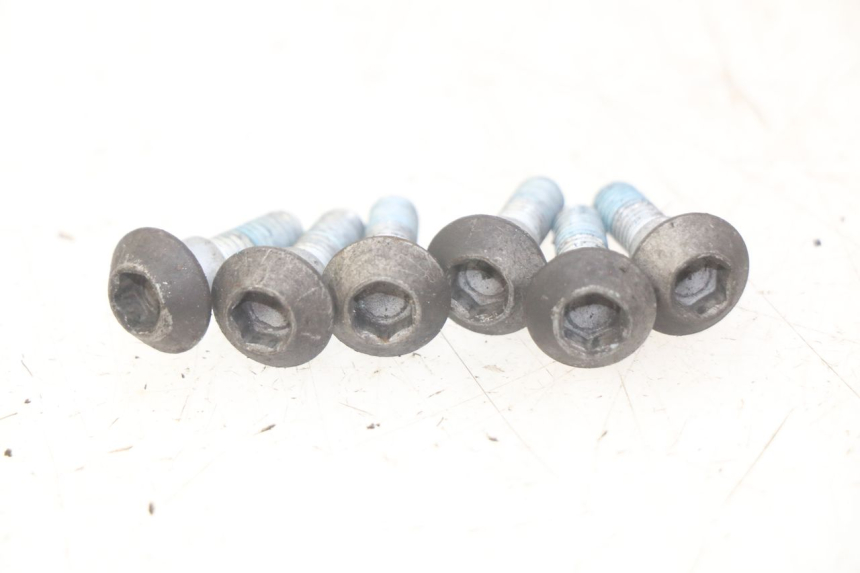 photo de ŚRUBA TARCZY HAMULCOWEJ YAMAHA MT ABS 125 (2014 - 2018) - Inny kąt widzenia