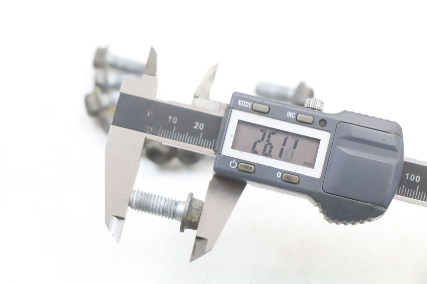 photo de ŚRUBA TARCZY HAMULCOWEJ MOTO GUZZI NORGE 8V GT 1200 (2011 - 2016) - Inny kąt widzenia