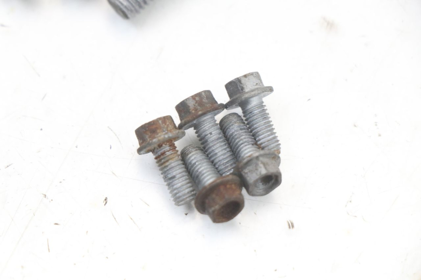 photo de ŚRUBA TARCZY HAMULCOWEJ MOTO GUZZI NORGE 8V GT 1200 (2011 - 2016) - Widok ogólny