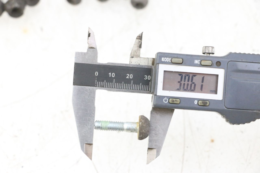 photo de ŚRUBA TARCZY HAMULCOWEJ HONDA NSR R 125 (1994 - 2003) - Szczegół części